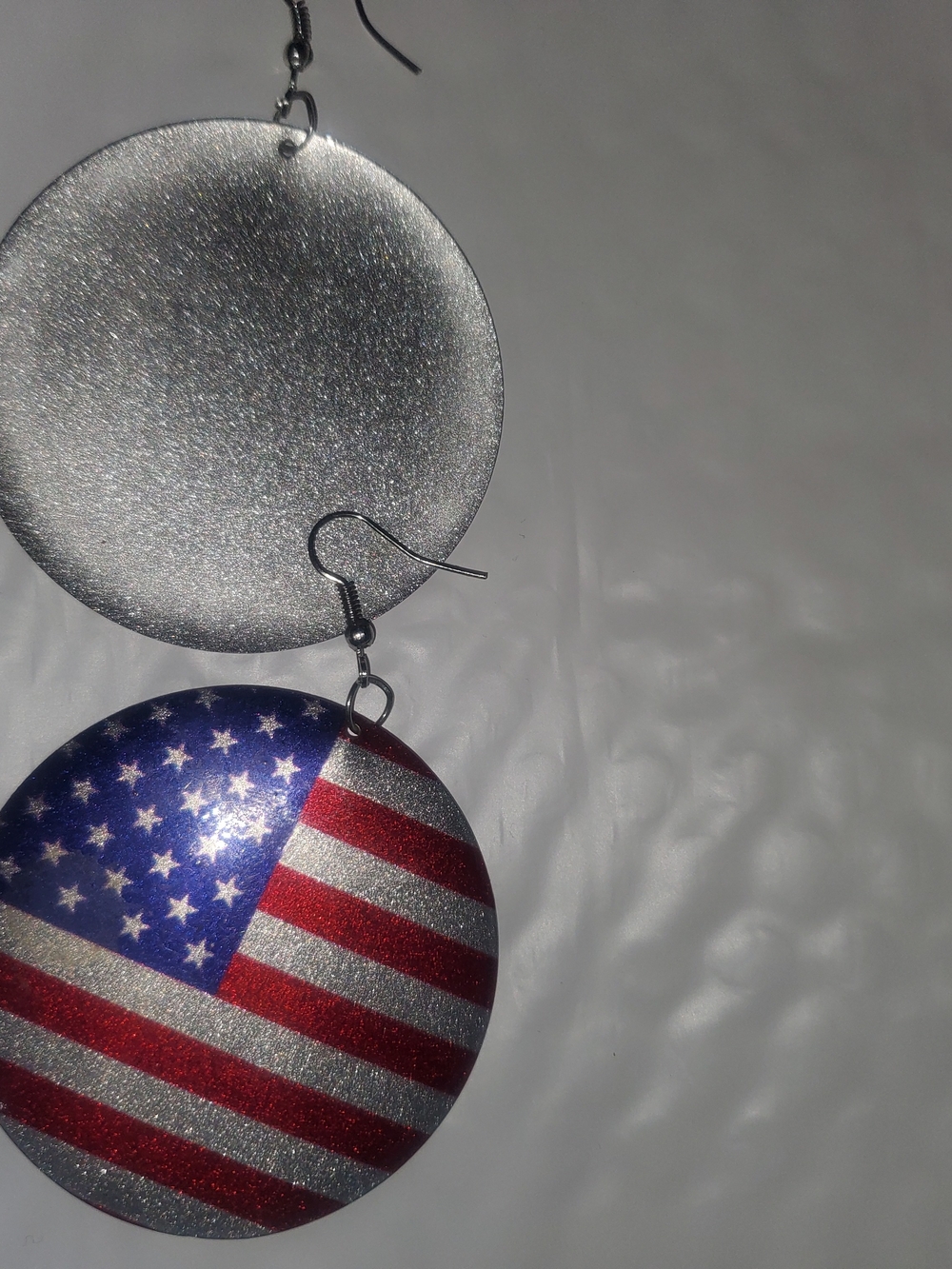 Source Unknown Silver and American Flag Red/Blue Round Drop Earrings